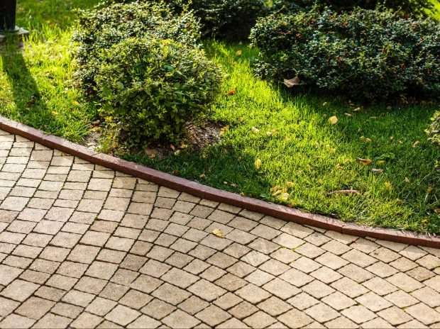 Why You Shouldn’t Tackle Hardscaping as a DIY Project 