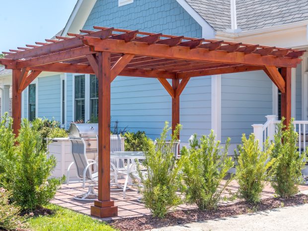 What Are the Benefits of Adding a Pergola to Your Yard?
